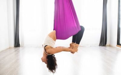 Yoga aérien : Quand la gravité renforce le bien-être intérieur