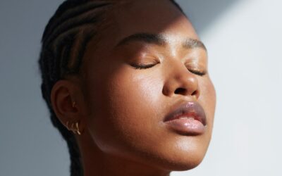 Glow sunnie : adopter le spray solaire make-up friendly pour l’été